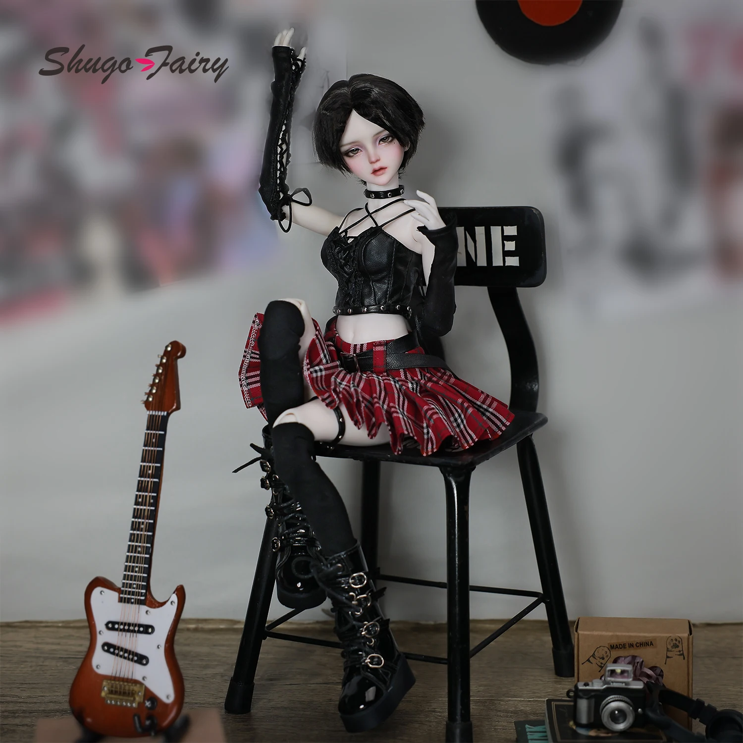 كارمن F 1/4 BJD Punk Rock Star - مراجعة Vintage Fashion Doll وسعره