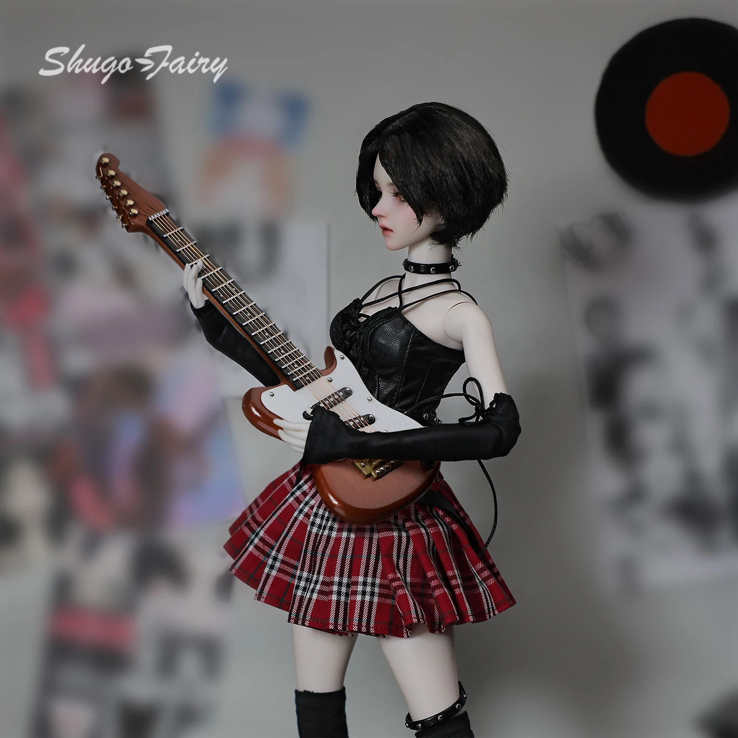 كارمن F 1/4 BJD Punk Rock Star - مراجعة Vintage Fashion Doll وسعره