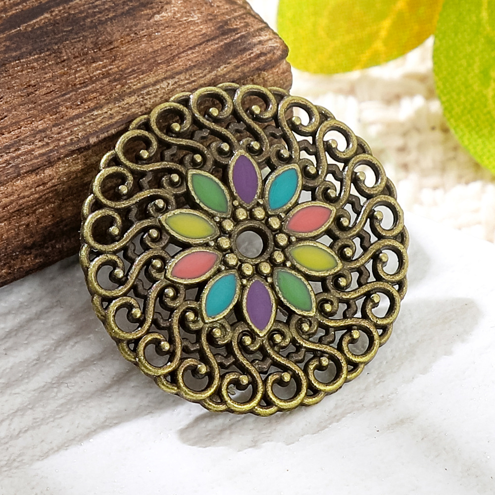 قلادات وتعليقات دائرية من النح - مراجعة Vintage Fashion Stores وسعره